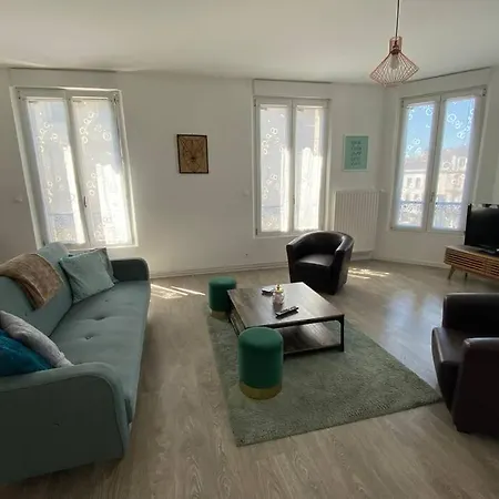 Dom Perignon, Magnifique Au Coeur Du Centre D'epernay