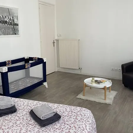 Dom Perignon, Magnifique Au Coeur Du Centre D'epernay דירה *