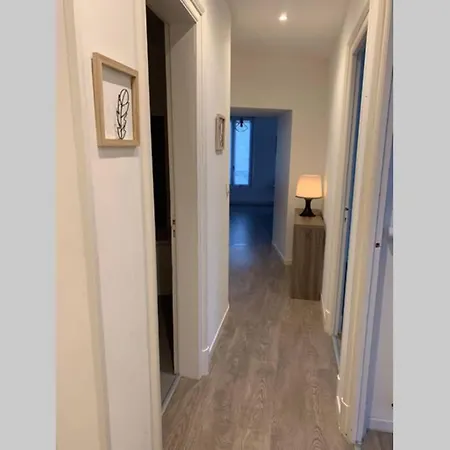 아파트 Dom Perignon, Magnifique Au Coeur Du Centre D'epernay *