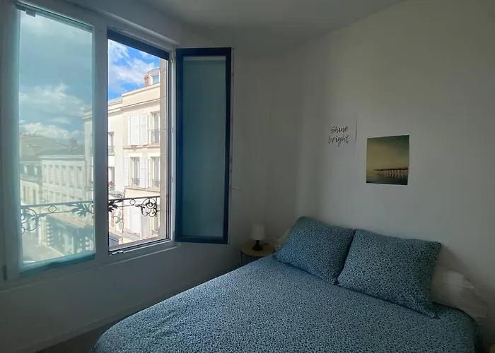 Dom Perignon, Magnifique Au Coeur Du Centre D'epernay Épernay