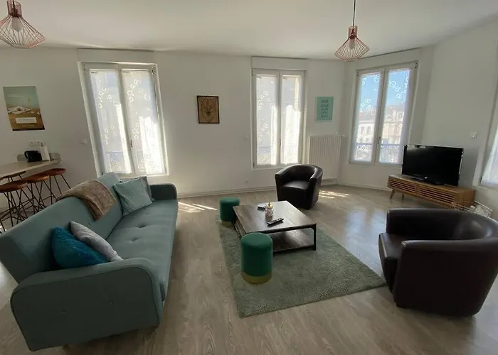 Dom Perignon, Magnifique Au Coeur Du Centre D'epernay