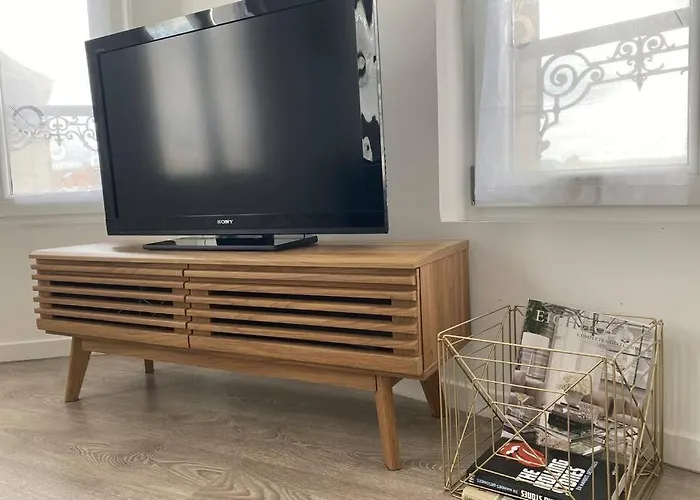 Dom Perignon, Magnifique Au Coeur Du Centre D'epernay